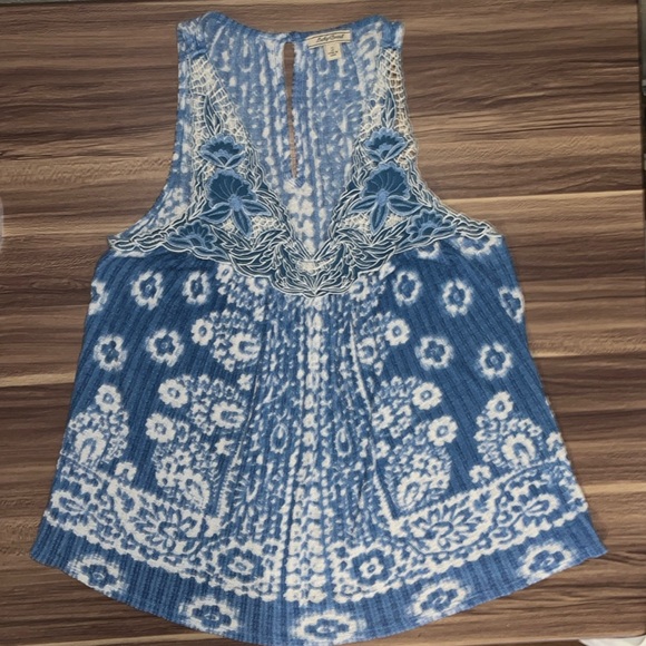 LUCKY BRAND, FLORAL LACE YOKE TANK - Picture 2 of 16